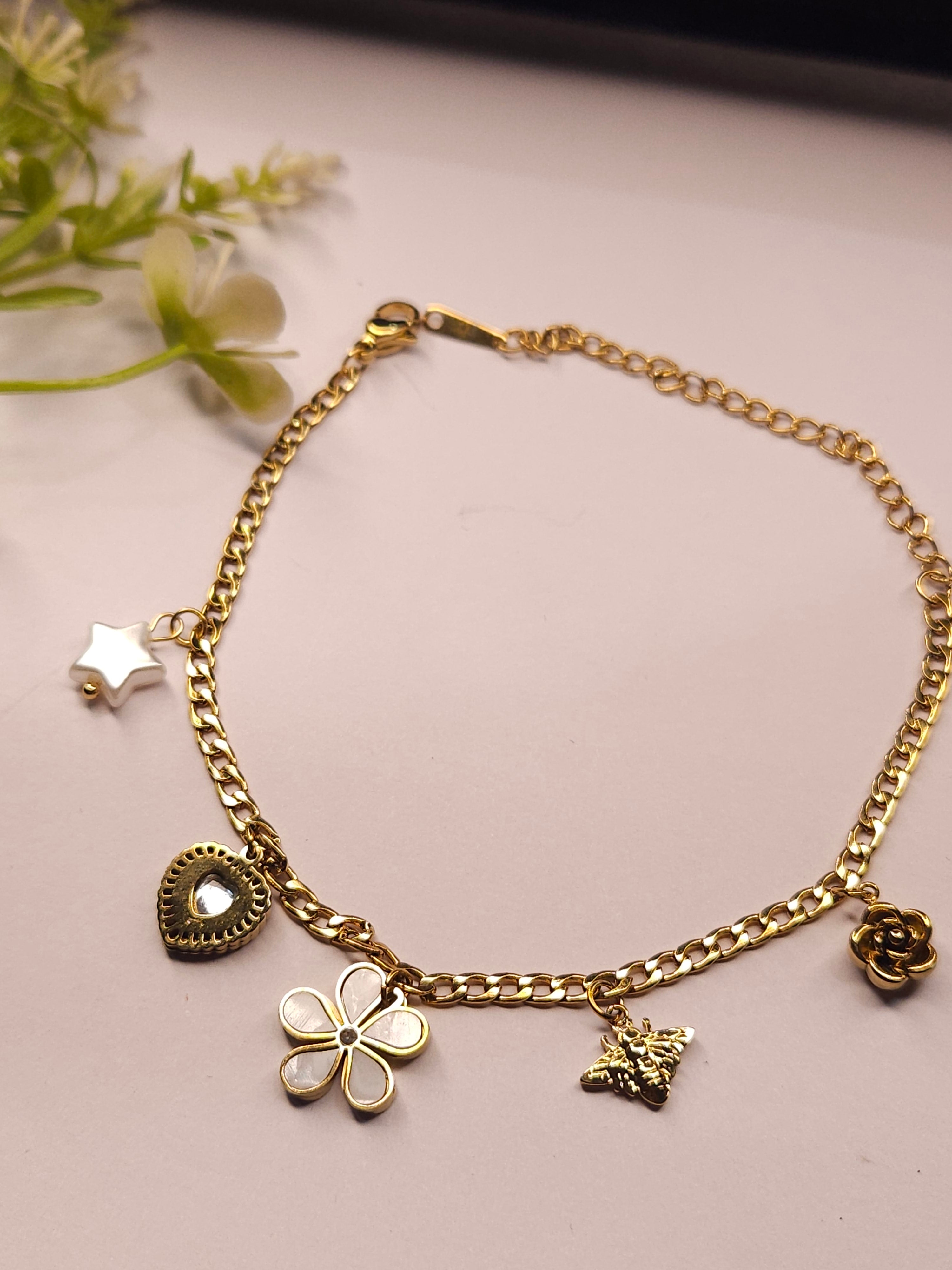 Wrist Hookup (Bracelet)