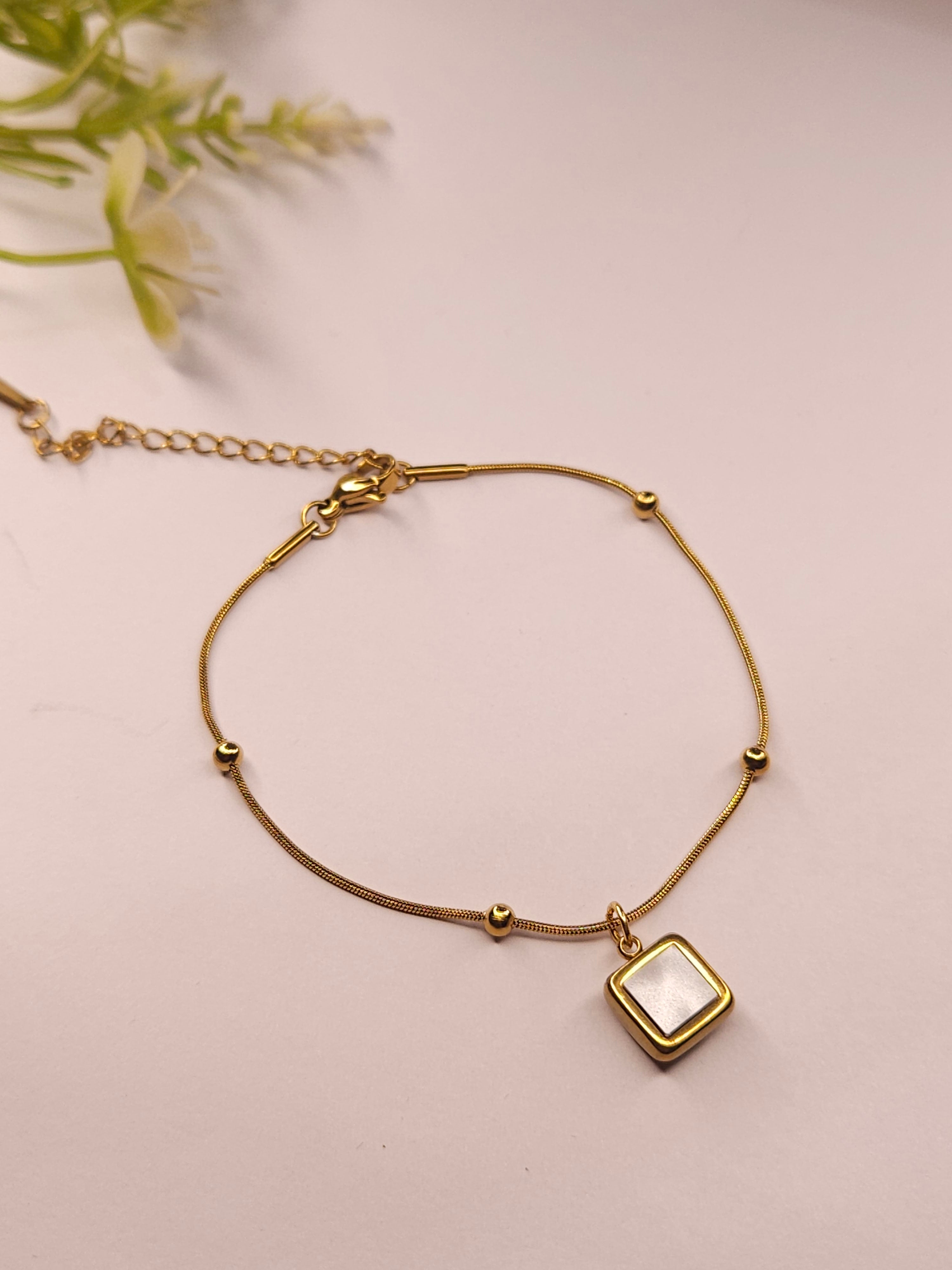 Wrist Hookup (Bracelet)