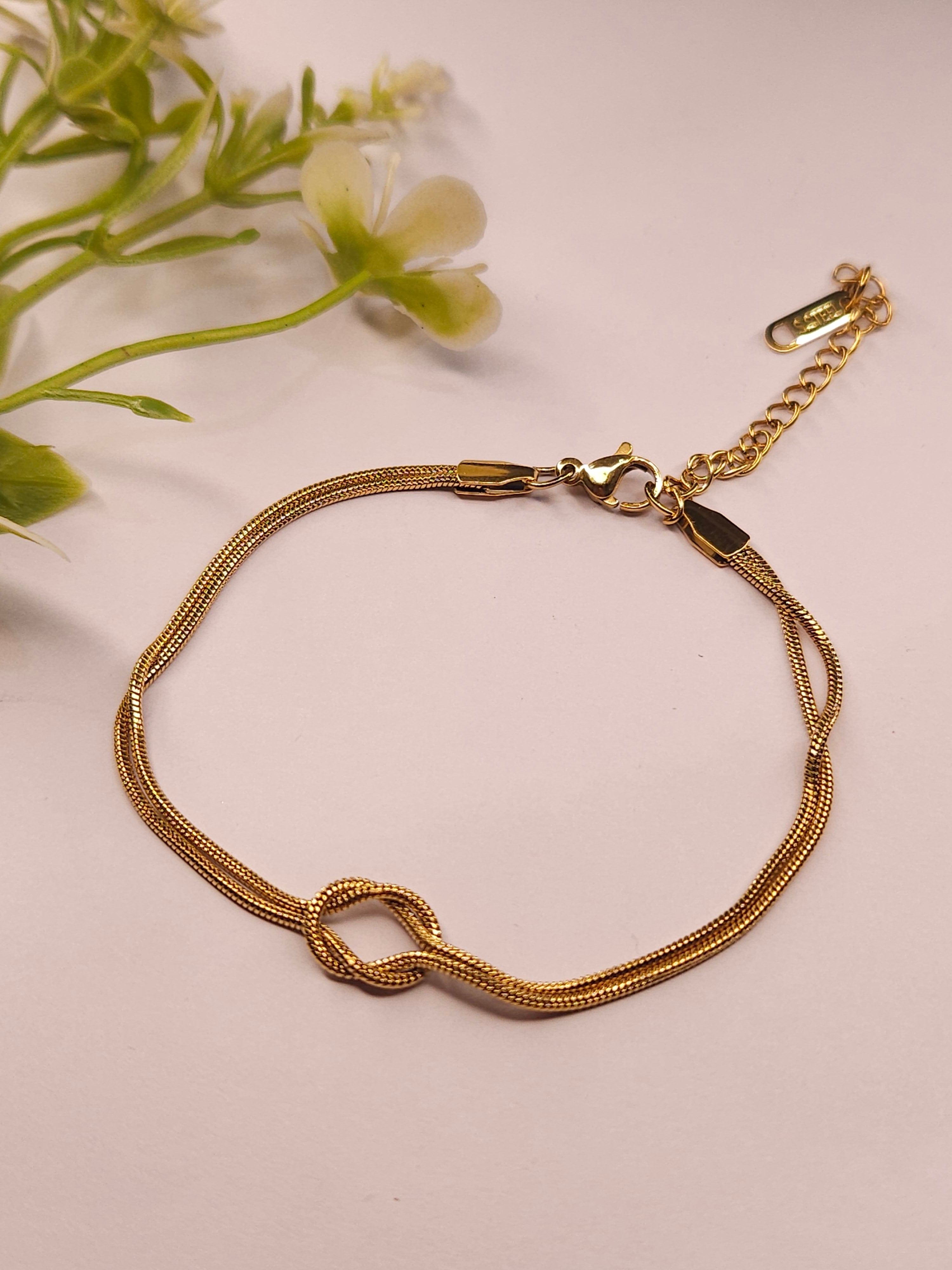 Wrist Hookup (Bracelet)