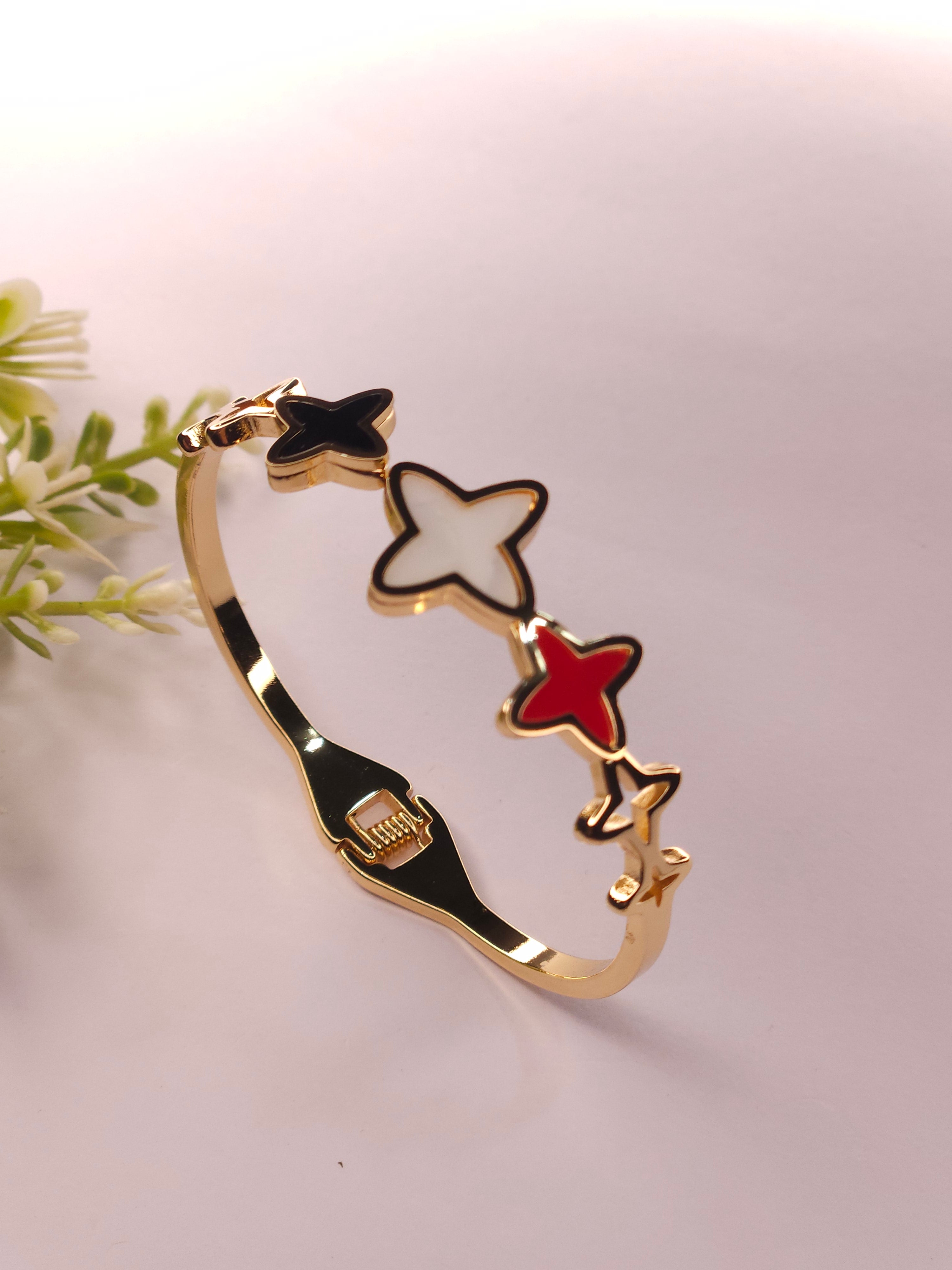 AT- Small Size Star Clip Bracelet
