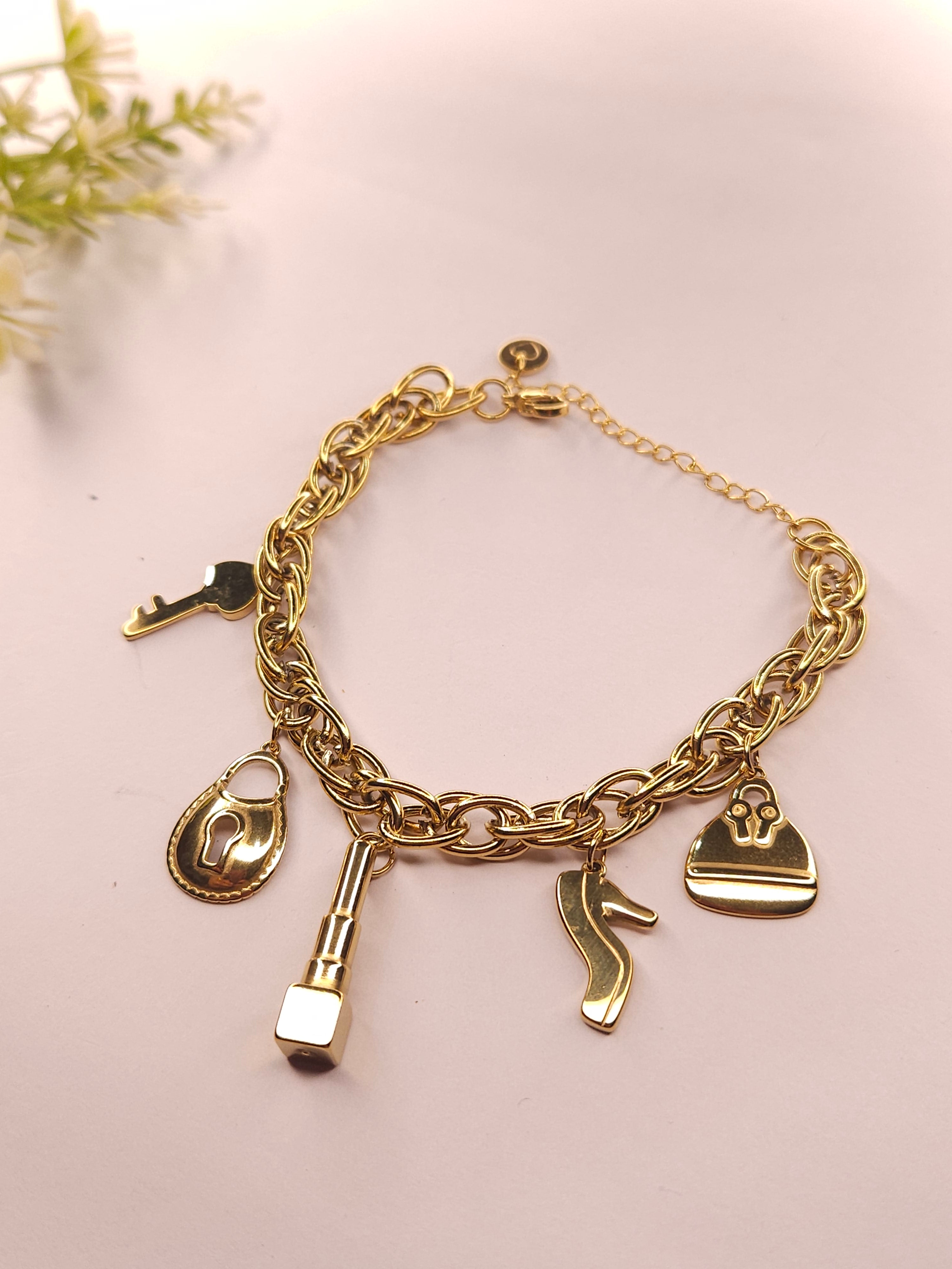 Wrist Hookup (Bracelet)